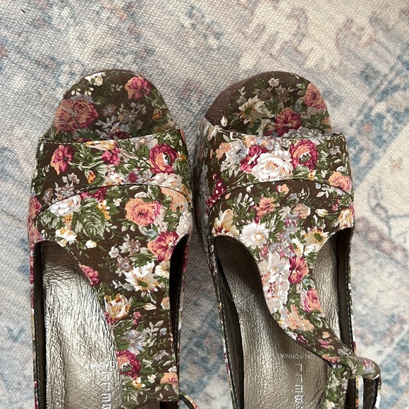 Jeffrey Campbell Foxy Platforms - Picture 6 of 11